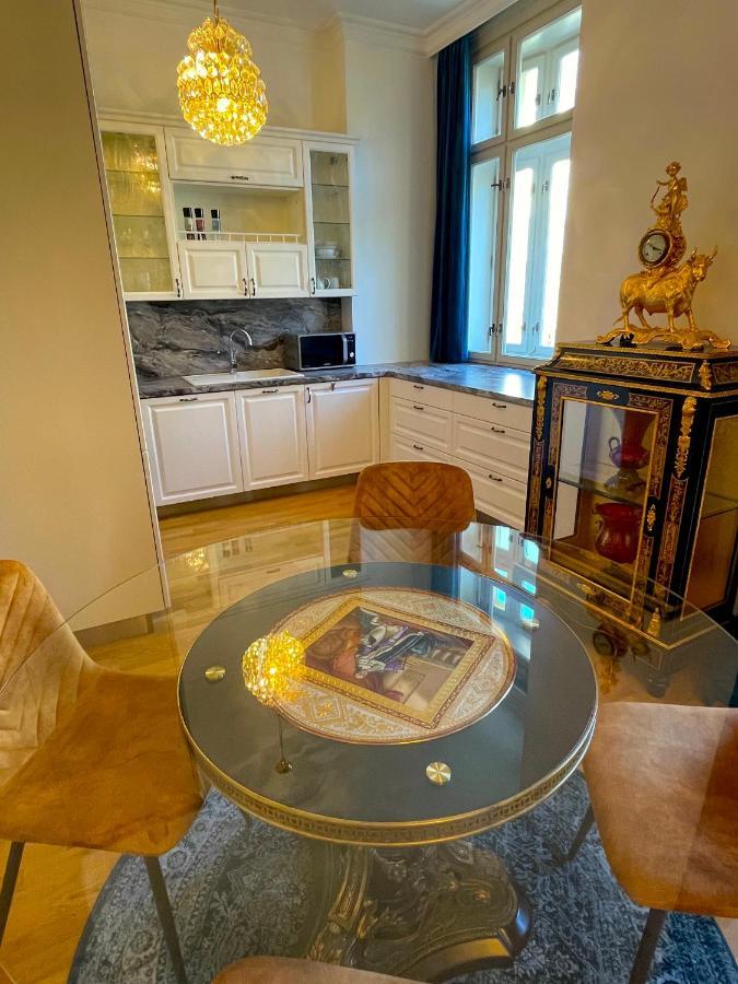 Karlsbad Prestigeアパートメント エクステリア 写真