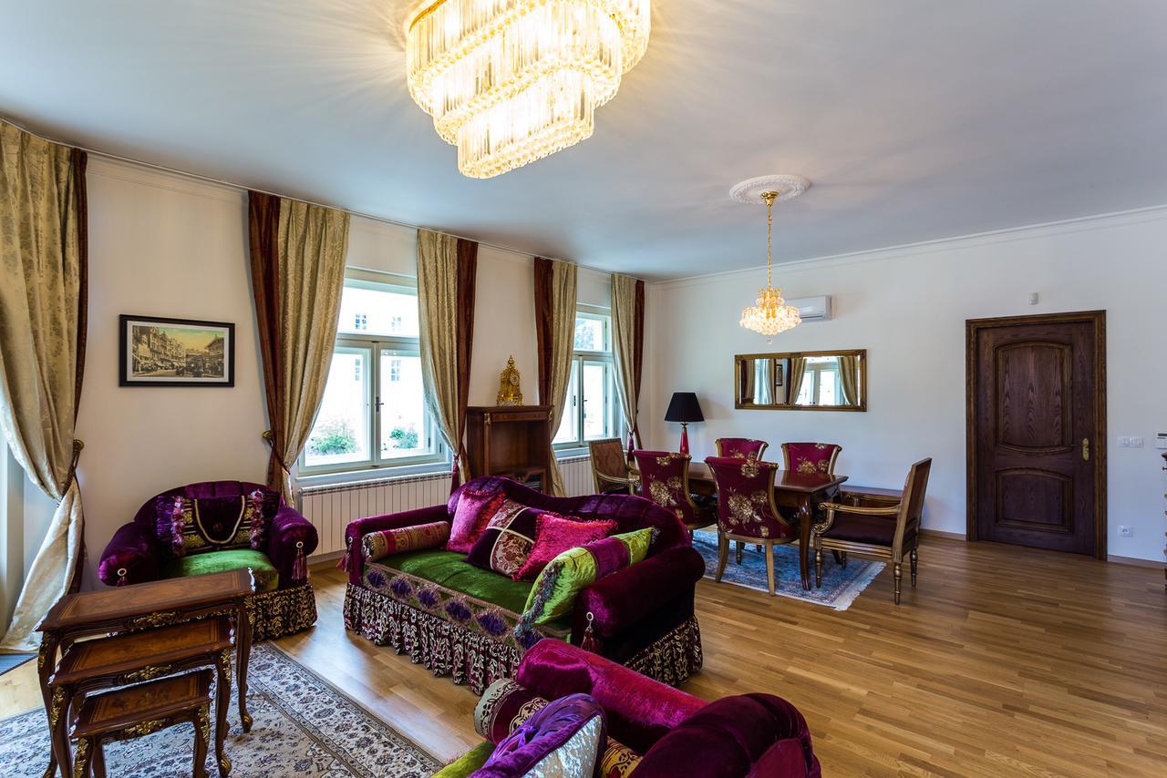 Karlsbad Prestigeアパートメント エクステリア 写真
