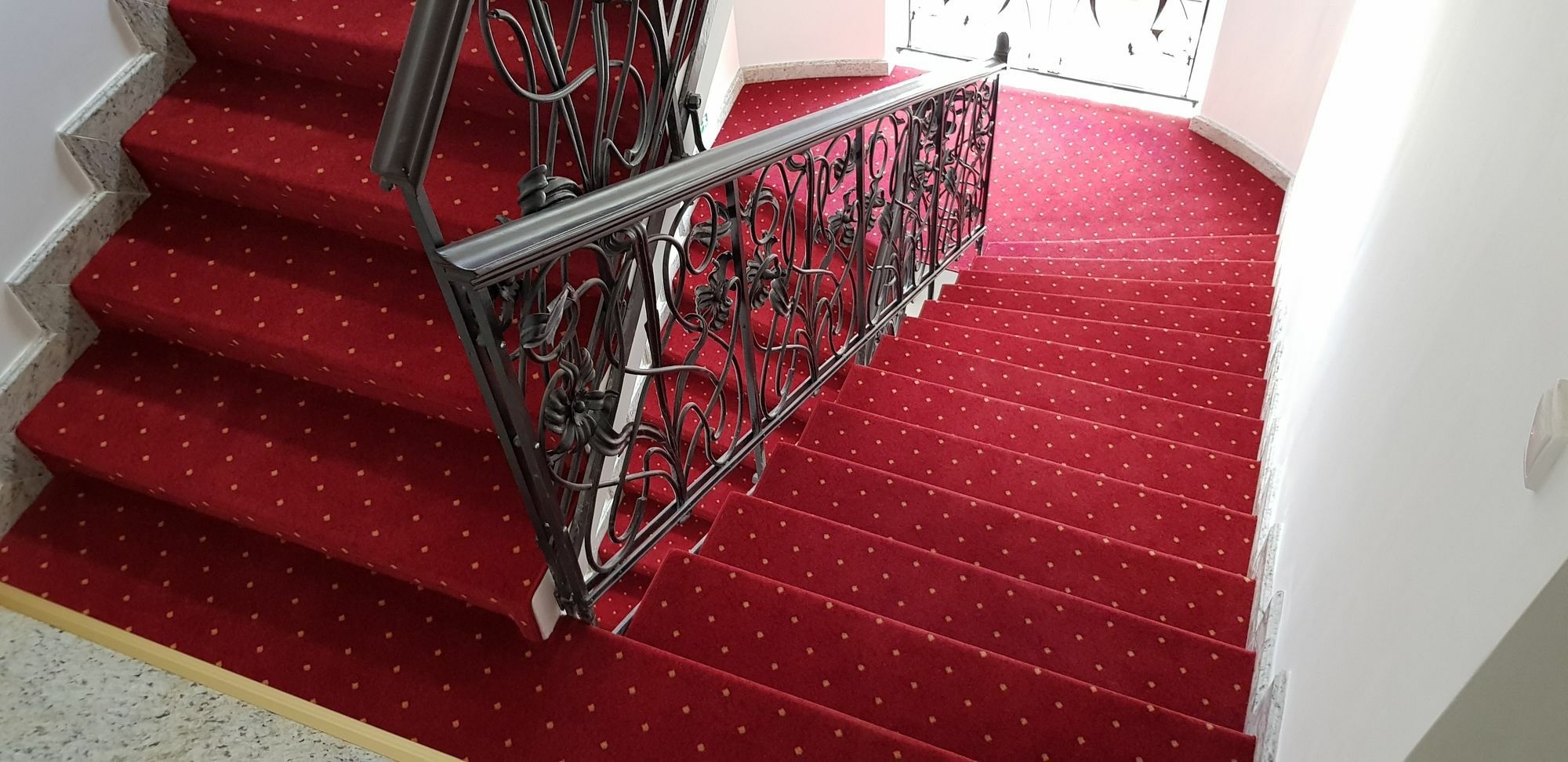 Karlsbad Prestigeアパートメント エクステリア 写真